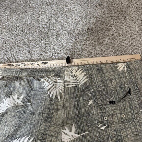 Tommy Bahama Swim Trunks Mens XL Gray Palm Leaf Print Board Shorts Nylon Relax - Picture 6 of 8